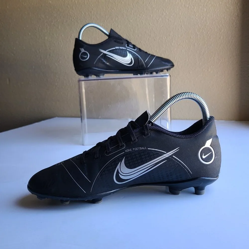 Nike Mercurial Vapor 14 Club FG Soccer (Black/Metallic Silver) Big kids Size 6